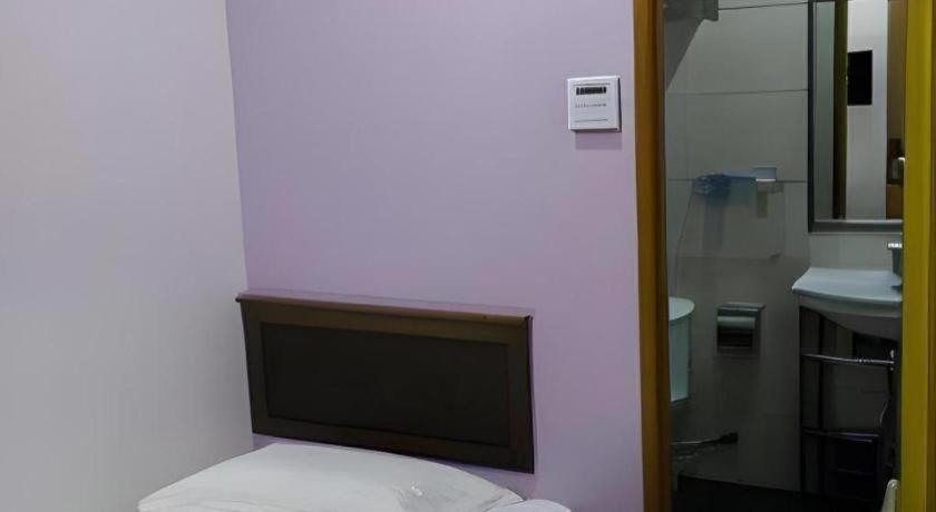 Id Hotel Yayasan Segamat Exterior photo