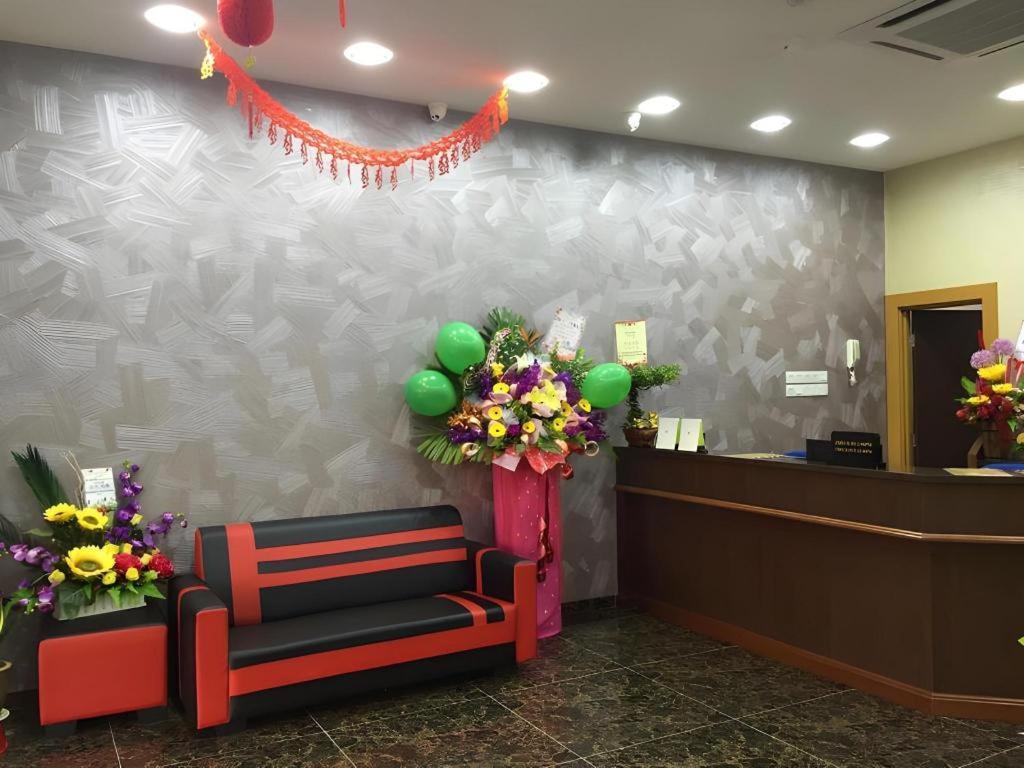 Id Hotel Yayasan Segamat Exterior photo