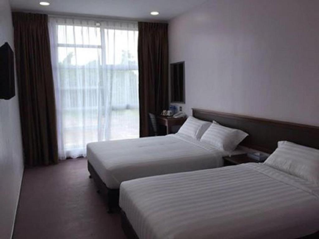 Id Hotel Yayasan Segamat Exterior photo