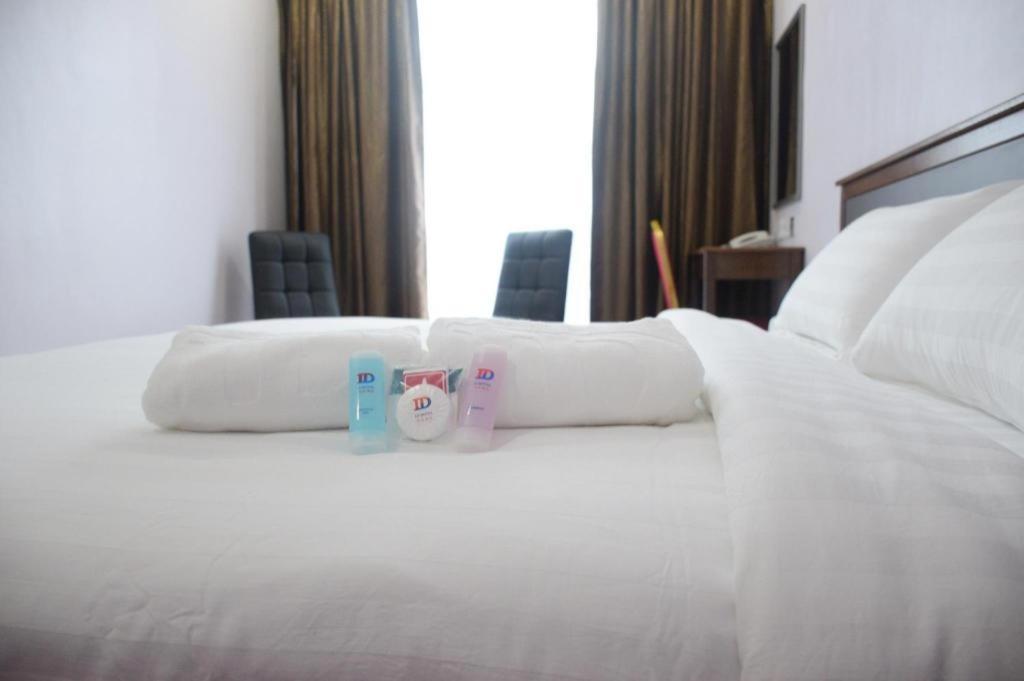 Id Hotel Yayasan Segamat Exterior photo