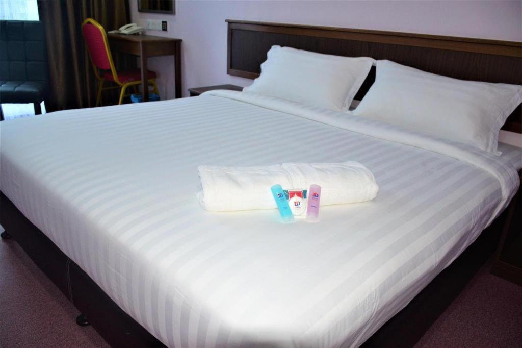 Id Hotel Yayasan Segamat Exterior photo